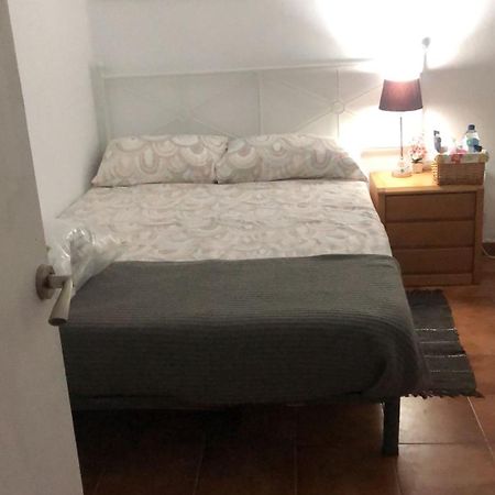 Alquiler Habitacion- Descanso Sabadell - Bano Compartido Екстер'єр фото