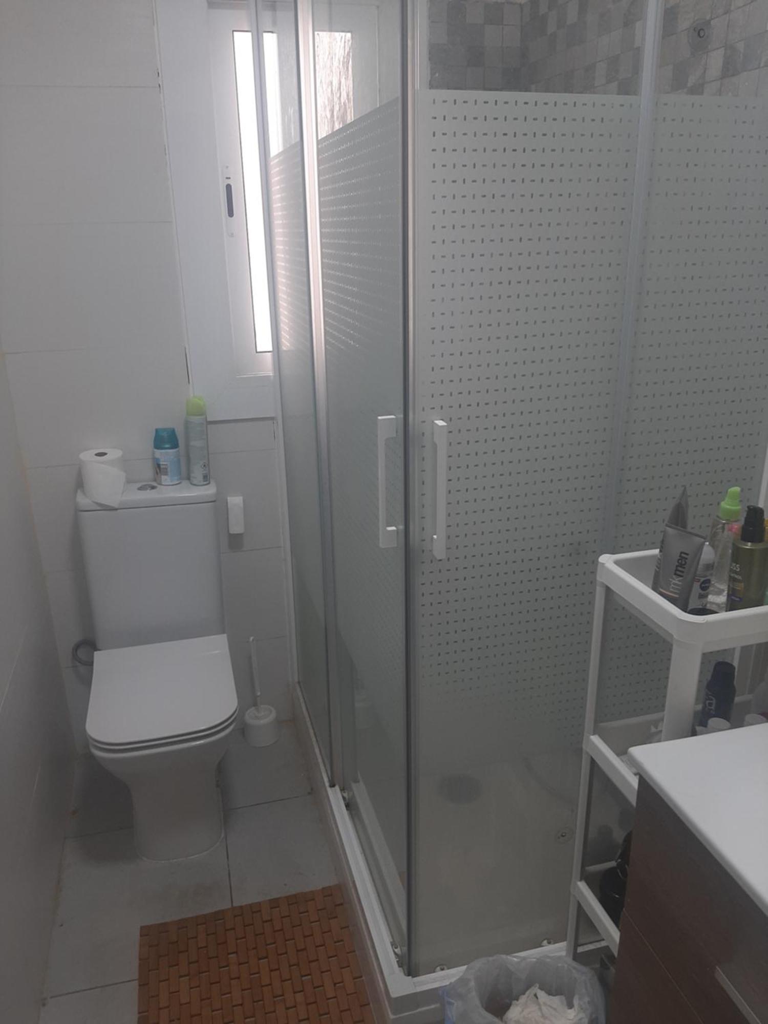Alquiler Habitacion- Descanso Sabadell - Bano Compartido Екстер'єр фото